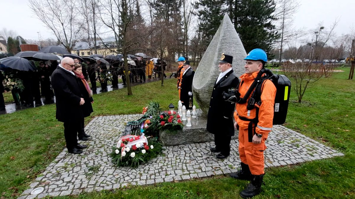 Třináct obětí největšího důlního neštěstí v novodobých dějinách Česka si připomněli ve Stonavě